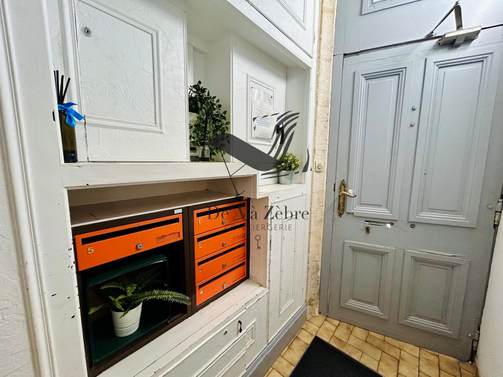 L'Authentique - Situe En Face Des Thermes Et Tout Proche Du Coeur De Ville Rochefort  Exterior foto
