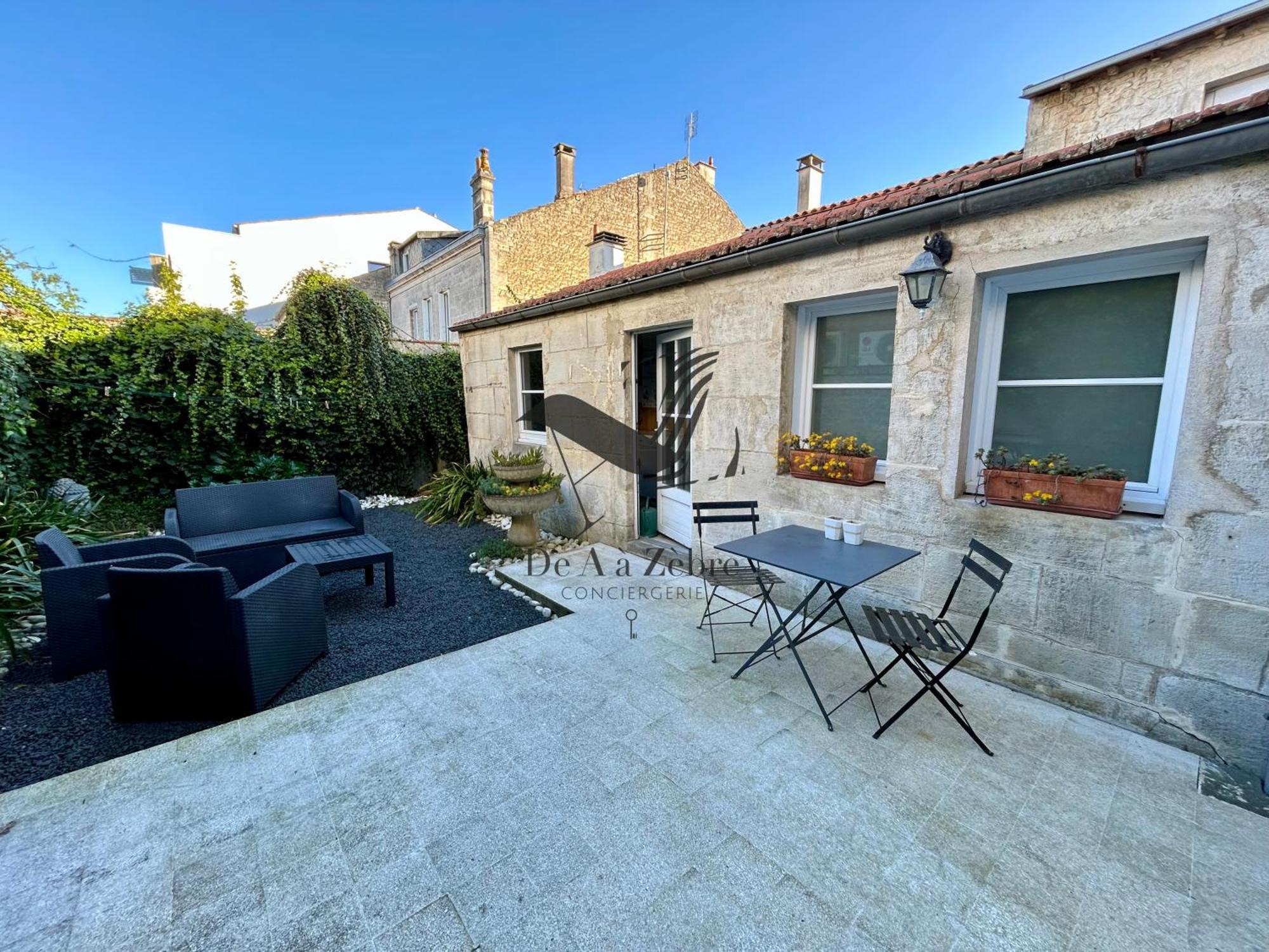 L'Authentique - Situe En Face Des Thermes Et Tout Proche Du Coeur De Ville Rochefort  Exterior foto