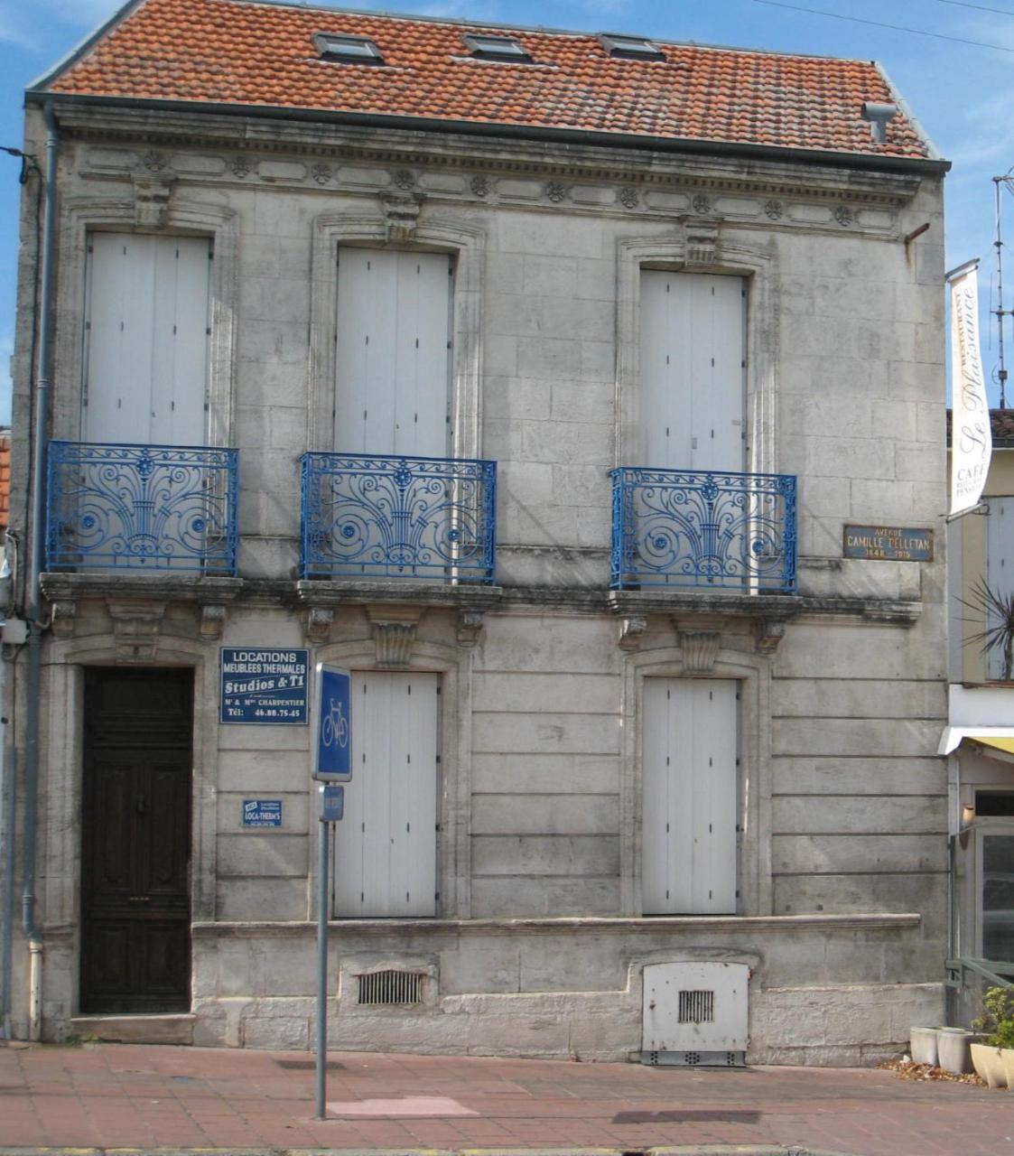 L'Authentique - Situe En Face Des Thermes Et Tout Proche Du Coeur De Ville Rochefort  Exterior foto